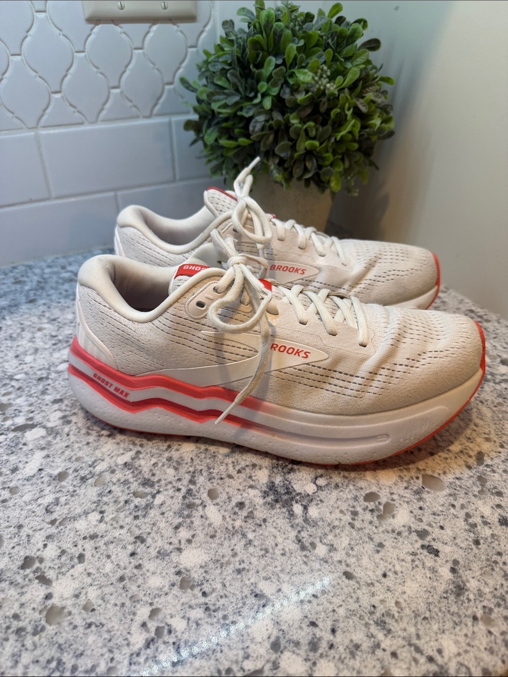 BROOKS Ghost Max 2 Running Shoes Womens Size 11 B White Hot Coral